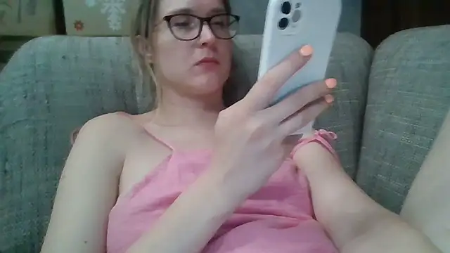 Snapshot of Jugira chatting on 07.14.26 Jugira online show from 07.14.26