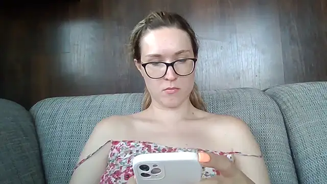 Snapshot of Jugira chatting on 07.20.26 Jugira online show from 07.20.26
