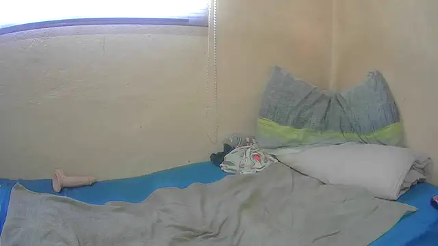 Snapshot of BigSexyEbony chatting on 10.21.25 BigSexyEbony online show from 10.21.25