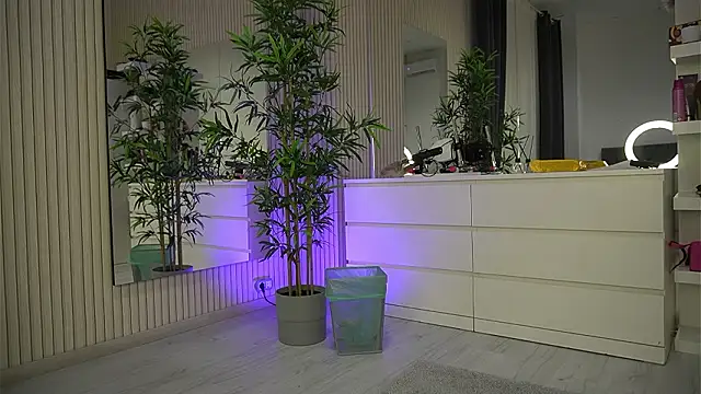 EmmaBlanco online show from 03.30.26