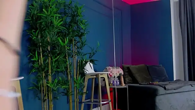 Snapshot of KimmDaviss chatting on 11.29.25 KimmDaviss online show from 11.29.25