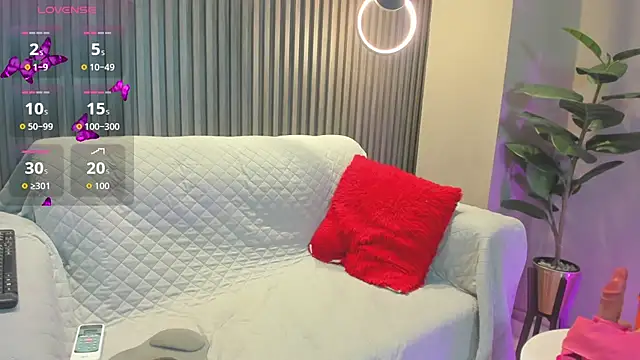 Snapshot of biancaa_18 chatting on 12.02.25 biancaa 18 online show from 12.02.25