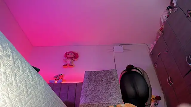 hot Dariana pantyhose online show from 03.12.26