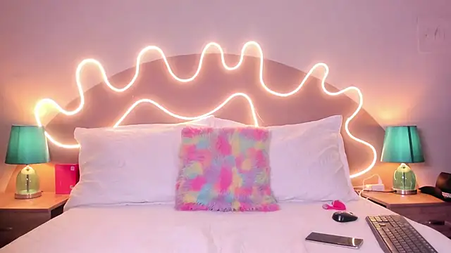 Enrrixxx  online show from 09.19.25