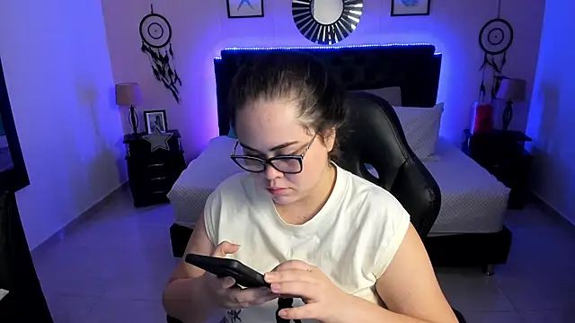 LolaVillalobos online show from 05.13.26
