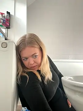 KaylaTrudi online show from 10.23.25