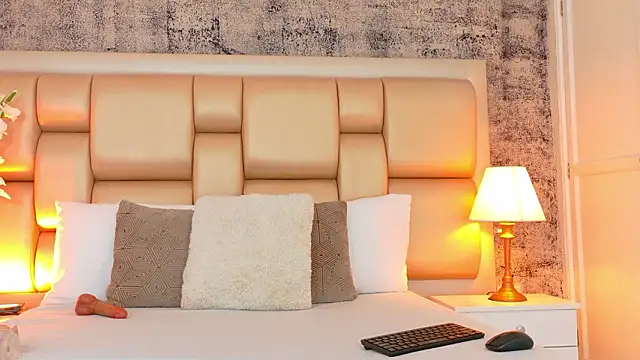 Snapshot of Edna_Copper chatting on 02.05.26 Edna Copper online show from 02.05.26