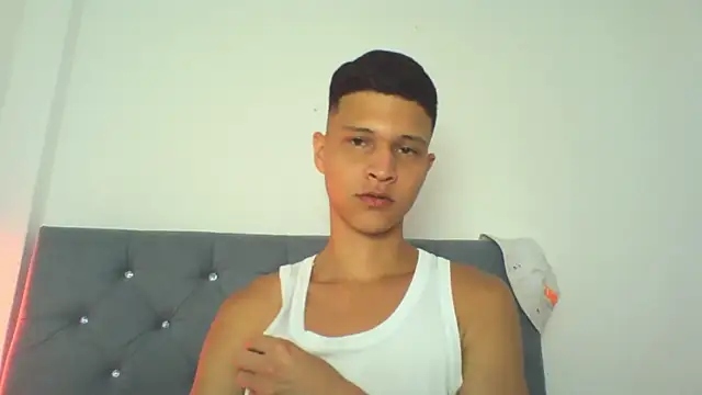 Snapshot of Twinkcock22 chatting on 09.29.25 Twinkcock22 online show from 09.29.25