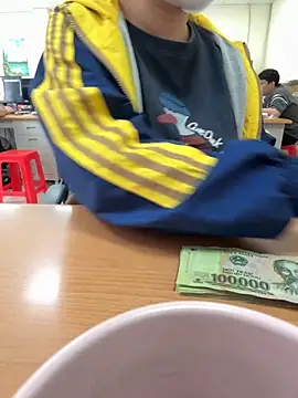 PhuongNhi21 online show from 10.04.25