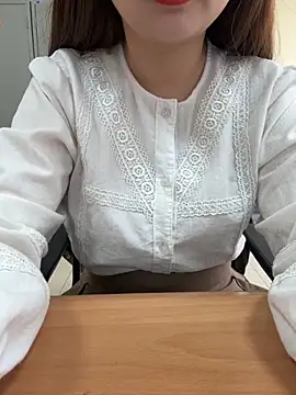 PhuongNhi21 online show from 10.27.25