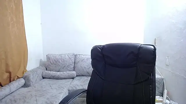 Snapshot of Victor_Maitland chatting on 11.23.25 Victor Maitland online show from 11.23.25