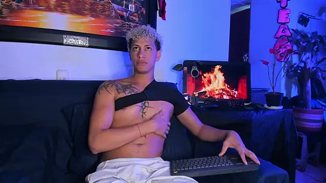 ECSTASYX2 2001 online show from 03.04.26