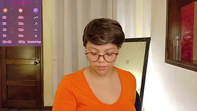 Snapshot of Amanda_sweet chatting on 03.10.25 Amanda sweet online show from 03.10.25