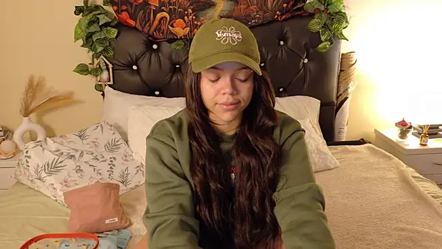 Snapshot of Amanda_sweet chatting on 10.16.25 Amanda sweet online show from 10.16.25