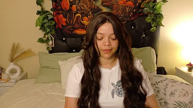 Snapshot of Amanda_sweet chatting on 10.21.25 Amanda sweet online show from 10.21.25