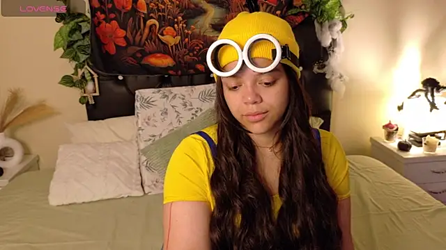 Snapshot of Amanda_sweet chatting on 10.30.25 Amanda sweet online show from 10.30.25