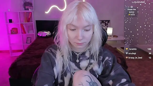 Snapshot of tattoo_art_baby chatting on 04.21.26 tattoo art baby online show from 04.21.26