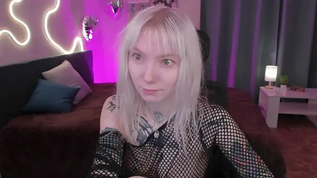Snapshot of tattoo_art_baby chatting on 04.23.26 tattoo art baby online show from 04.23.26