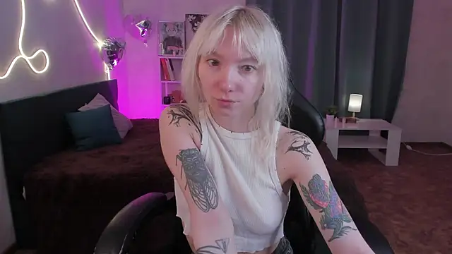 Snapshot of tattoo_art_baby chatting on 05.06.26 tattoo art baby online show from 05.06.26