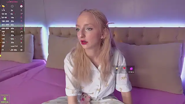 maya snow online show from 10.15.25