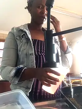 Snapshot of Goddessberry chatting on 09.12.25 Goddessberry online show from 09.12.25