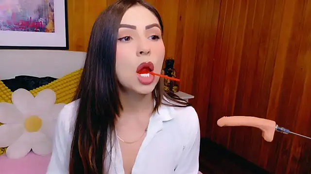 Snapshot of Heraa_Piett chatting on 09.27.25 Heraa Piett online show from 09.27.25