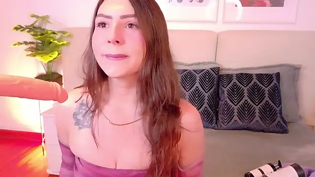 Snapshot of Heraa_Piett chatting on 11.10.25 Heraa Piett online show from 11.10.25