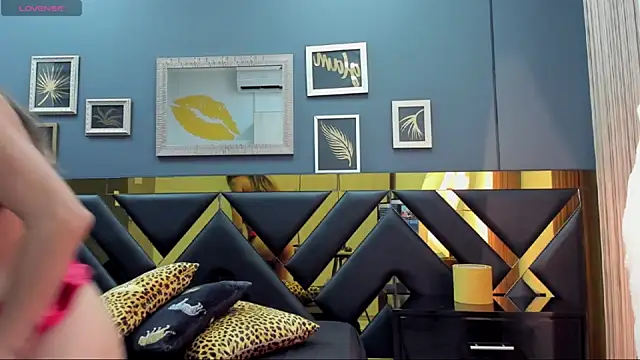 Snapshot of Kaya_Tate chatting on 11.14.25 Kaya Tate online show from 11.14.25