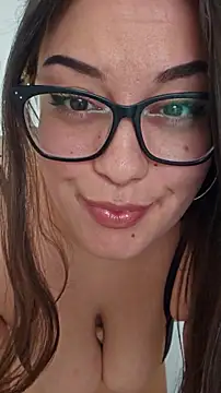 Larissa4U online show from 09.21.25