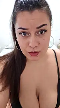 Larissa4U online show from 10.24.25