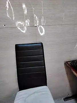 lunna 07 online show from 09.30.25