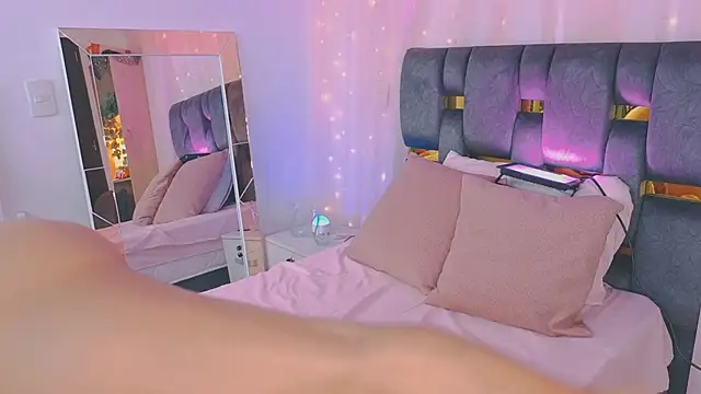 anitaglow online show from 11.12.25