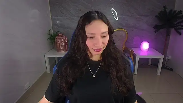 Snapshot of evageline_s chatting on 09.09.25 evageline s online show from 09.09.25