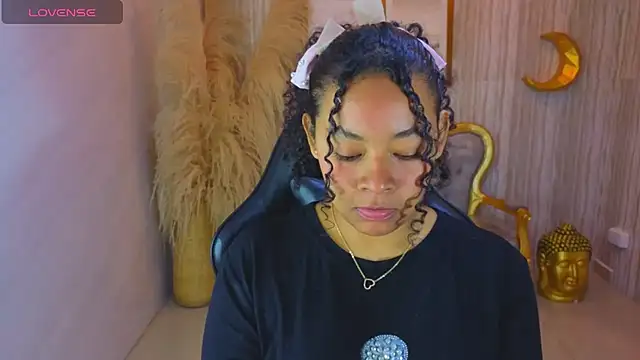 Snapshot of risada_temptation_s chatting on 11.05.25 risada temptation s online show from 11.05.25