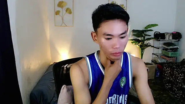 Snapshot of naughty_rence chatting on 12.02.25 naughty rence online show from 12.02.25