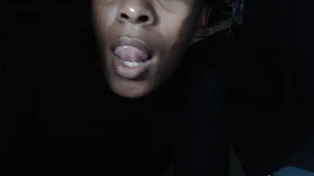 Snapshot of Sexsexyx chatting on 10.29.25 Sexsexyx online show from 10.29.25