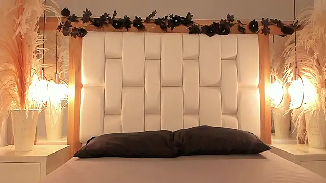 Daphne And Roger online show from 11.01.25