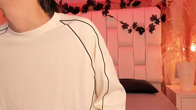 Snapshot of Daphne_And_Roger chatting on 02.07.26 Daphne And Roger online show from 02.07.26