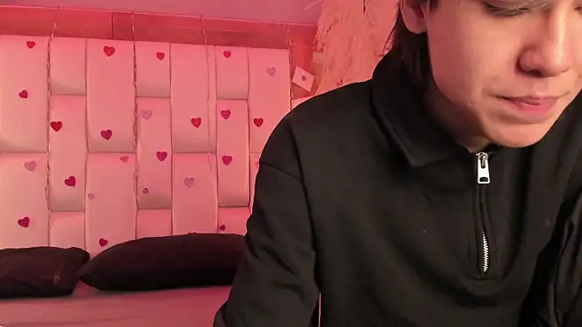 Snapshot of Daphne_And_Roger chatting on 02.18.26 Daphne And Roger online show from 02.18.26