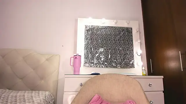 lina quinn online show from 07.02.26