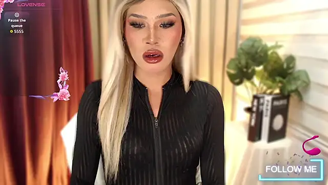 Snapshot of _tipsandchips chatting on 02.27.26 tipsandchips online show from 02.27.26