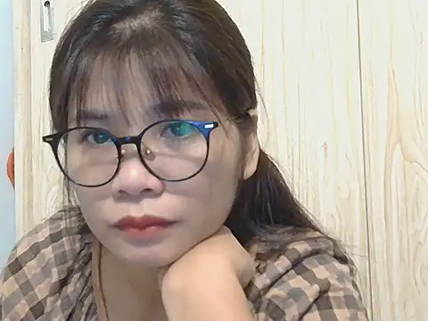 Snapshot of Ori299 chatting on 12.19.25 Ori299 online show from 12.19.25