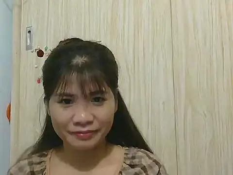 Snapshot of Ori299 chatting on 12.23.25 Ori299 online show from 12.23.25