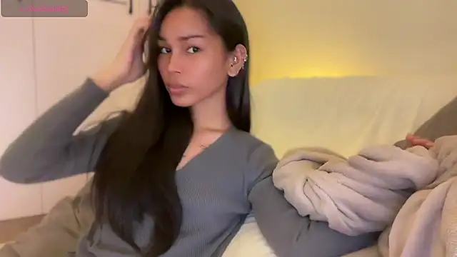 Snapshot of _sexyanne69_ chatting on 10.29.25 sexyanne69 online show from 10.29.25