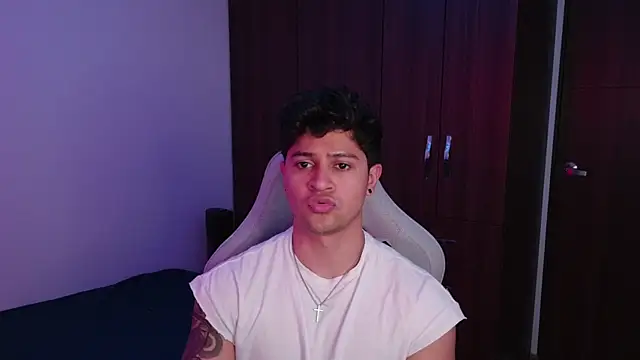 domsantiago  online show from 09.26.25