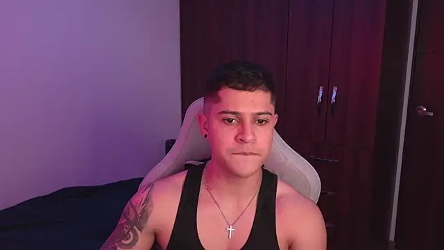 domsantiago  online show from 10.15.25