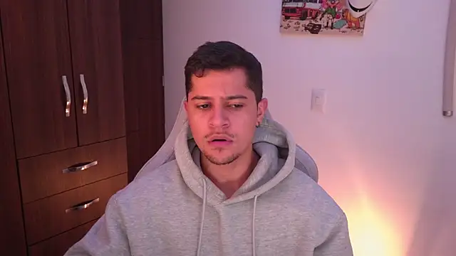 domsantiago  online show from 11.04.25