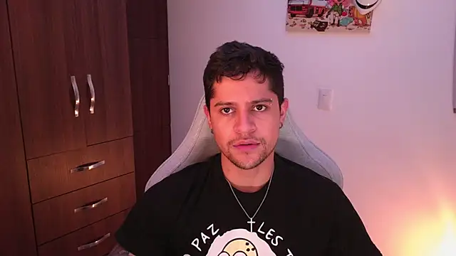 domsantiago  online show from 11.18.25