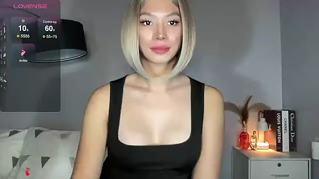 Snapshot of Demi_Maddison chatting on 10.11.25 Demi Maddison online show from 10.11.25