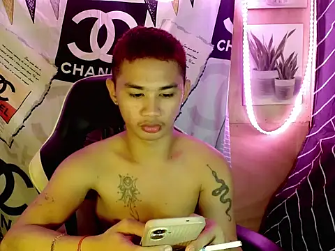 Snapshot of asianhardcock25 chatting on 10.08.25 asianhardcock25 online show from 10.08.25